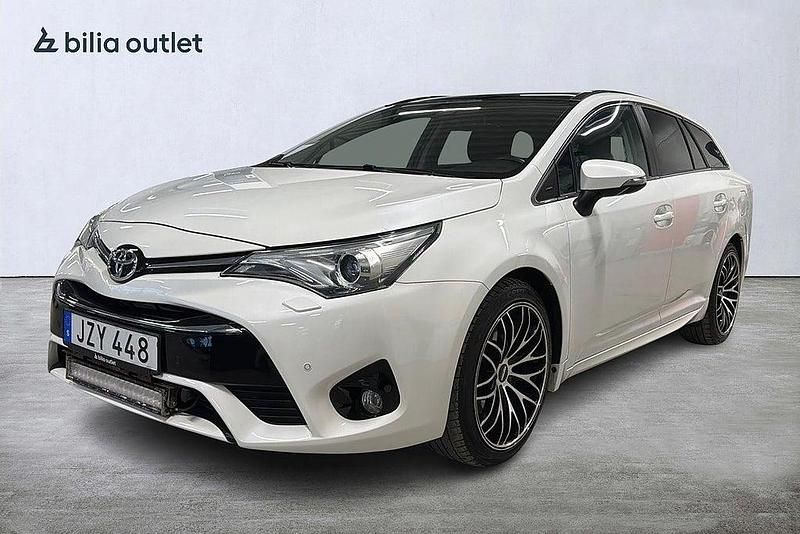 Begagnad Toyota Avensis Active 143 HK (105 kW) 2015 Vit Kombi