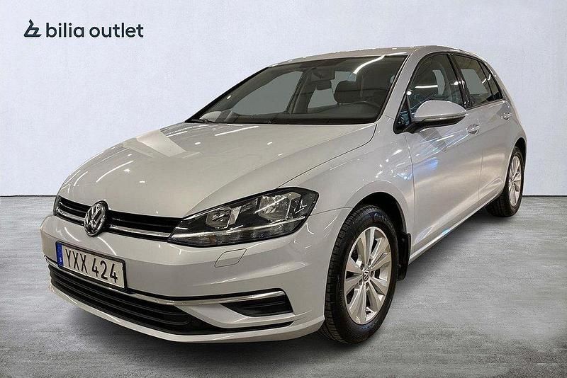 Ljusgrå Begagnad 2017 VW Golf VII Halvkombi | 149 900 kr (Bra pris) - Bild 1/4