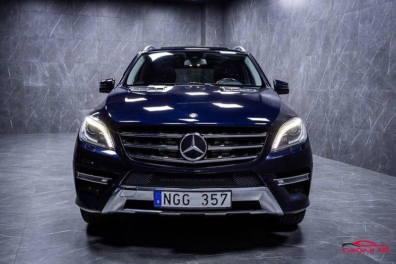Begagnad Mercedes ML350 AMG 258 HK (189 kW) 2012 Mörkblå SUV