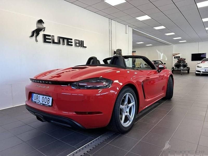 Begagnad Porsche 718 Boxster 301 HK (221 kW) 2017 Guards red Cab