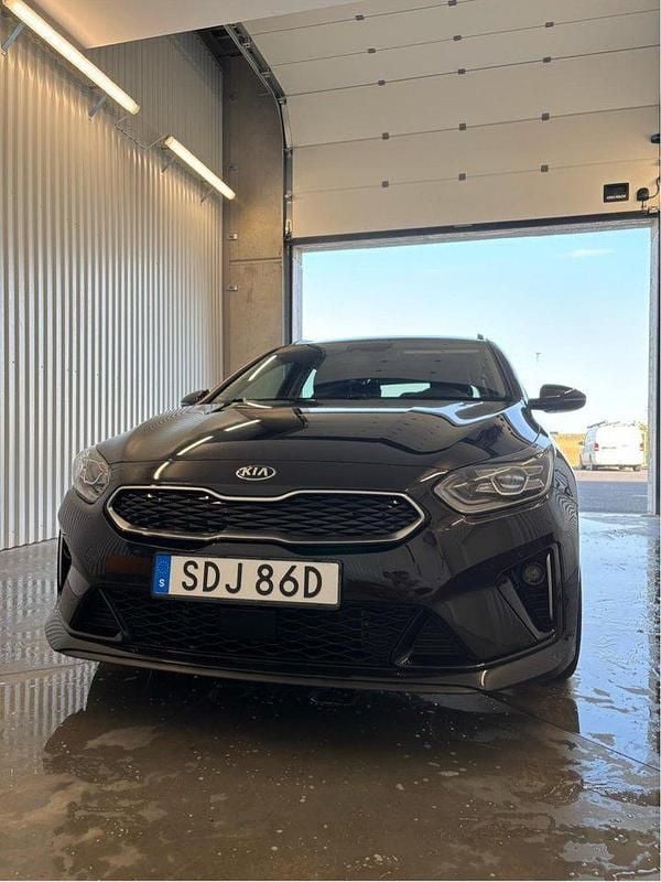 Svart Begagnad 2021 Kia Ceed Sportswagon Kombi | 195 000 kr (Superpris) - Bild 1/4