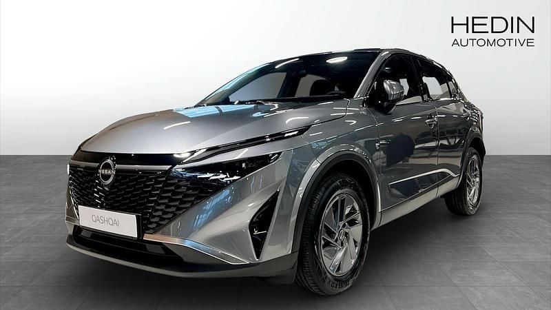 Grå Ny 2025 Nissan Qashqai SUV | 352 500 kr (Marknadspris) - Bild 1/4
