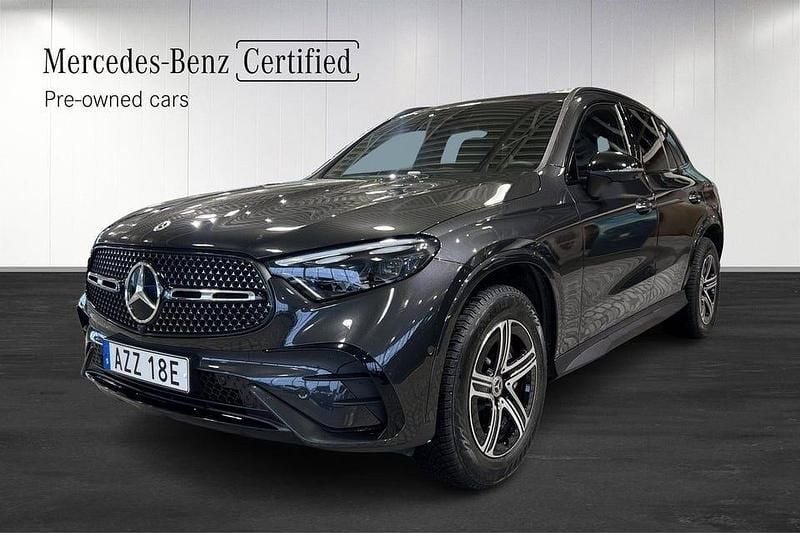 Grå Ny 2025 Mercedes GLC300 Premium SUV | 764 900 kr - Bild 1/4