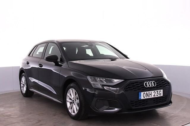 Brilliantsvart Begagnad 2022 Audi A3 Proline | 249 000 kr (Marknadspris) - Bild 1/4