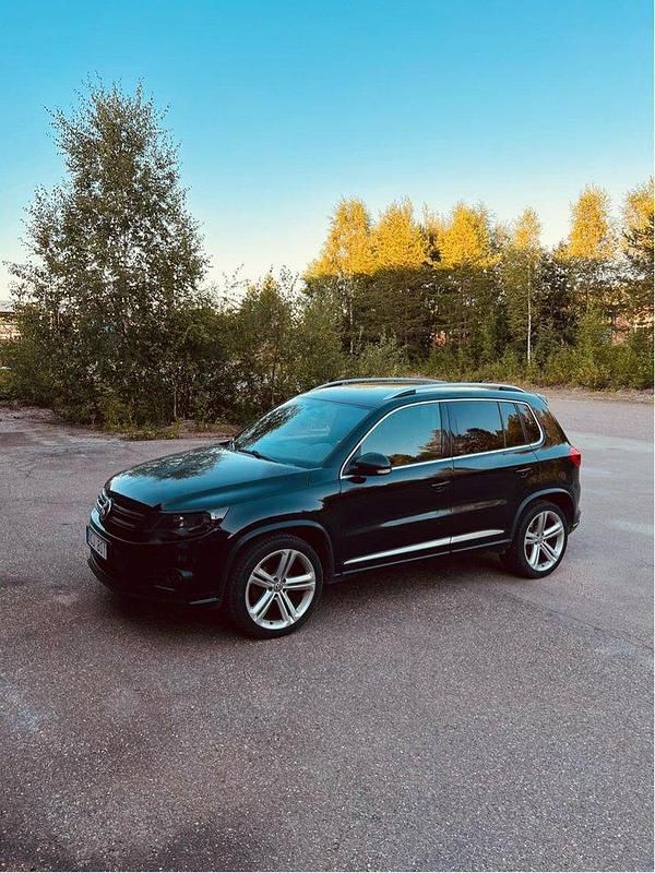 Svart Begagnad 2014 VW Tiguan SUV | 98 000 kr (Marknadspris) - Bild 1/4