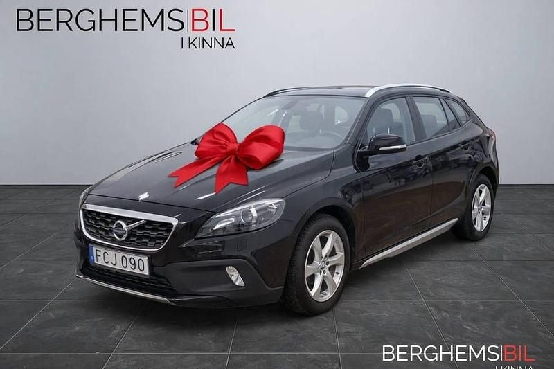 Svart Begagnad 2014 Volvo V40 Momentum Halvkombi | 134 900 kr (Marknadspris) - Bild 1/4