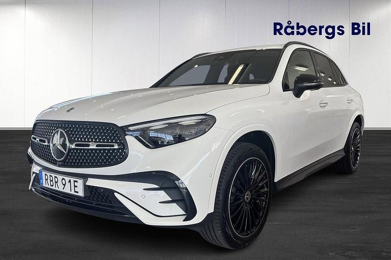 Vit Begagnad 2024 Mercedes GLC300e AMG Line Premium SUV | 779 800 kr (Marknadspris) - Bild 1/4