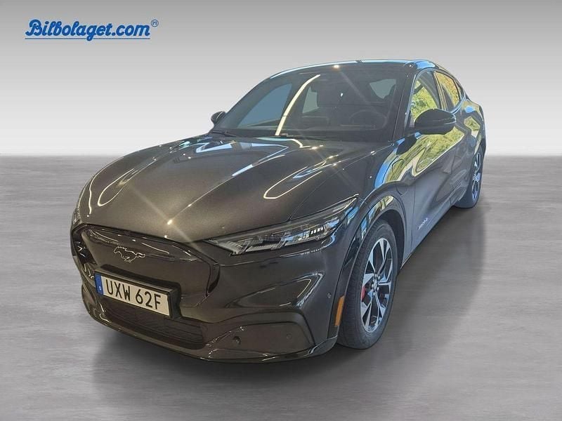 Grå Begagnad 2022 Ford Mustang Mach-E Standard Range SUV | 429 500 kr (Dyr) - Bild 1/4