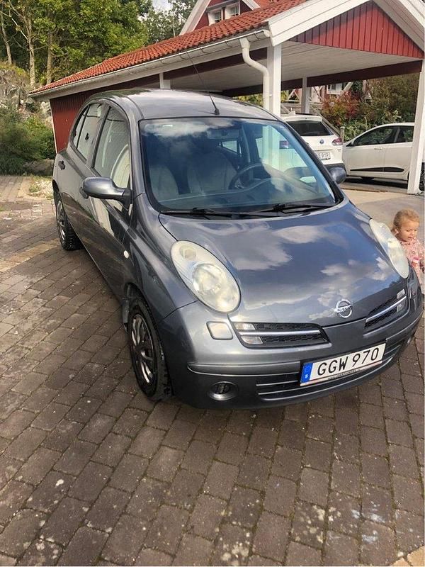 Grå Begagnad 2007 Nissan Micra Halvkombi | 19 000 kr (Marknadspris) - Bild 1/4
