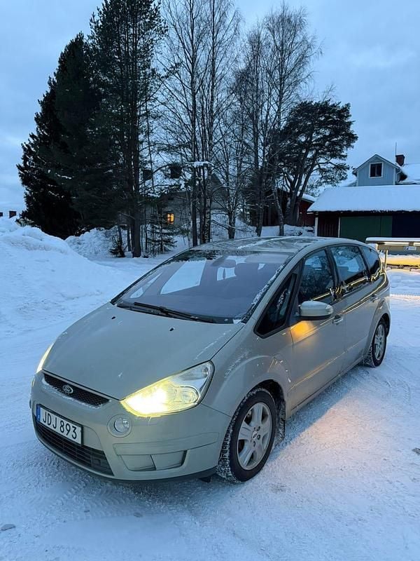 Begagnad Ford S-MAX S 145 HK (106 kW) 2009 Minibuss