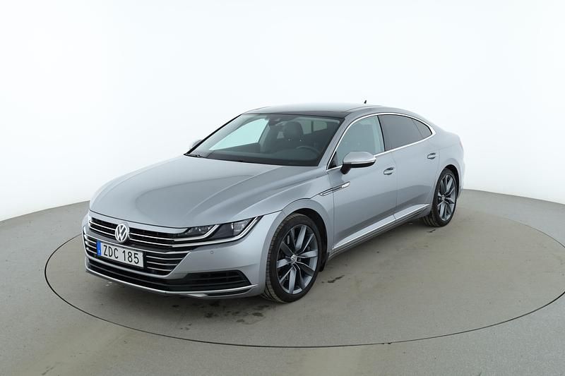 Silver Begagnad 2017 VW Arteon Halvkombi | 254 000 kr (Marknadspris) - Bild 1/4