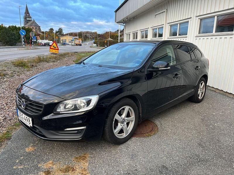 Svart Begagnad 2018 Volvo V60 Standard Kombi | 165 000 kr (Bra pris) - Bild 1/4