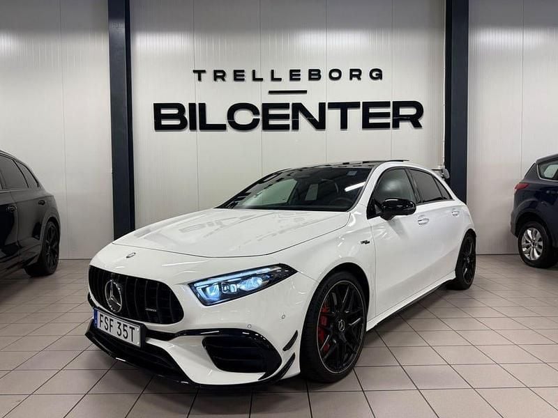 Vit Begagnad 2024 Mercedes A45 AMG AMG Halvkombi | 599 900 kr (Marknadspris) - Bild 1/4