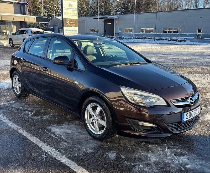 Begagnad 2015 Opel Astra Halvkombi | 79 900 kr (Bra pris) - Bild 1/4