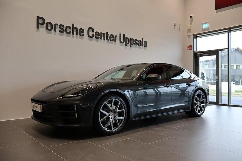 Begagnad 2025 Porsche Panamera Halvkombi | 1 395 000 kr - Bild 1/4