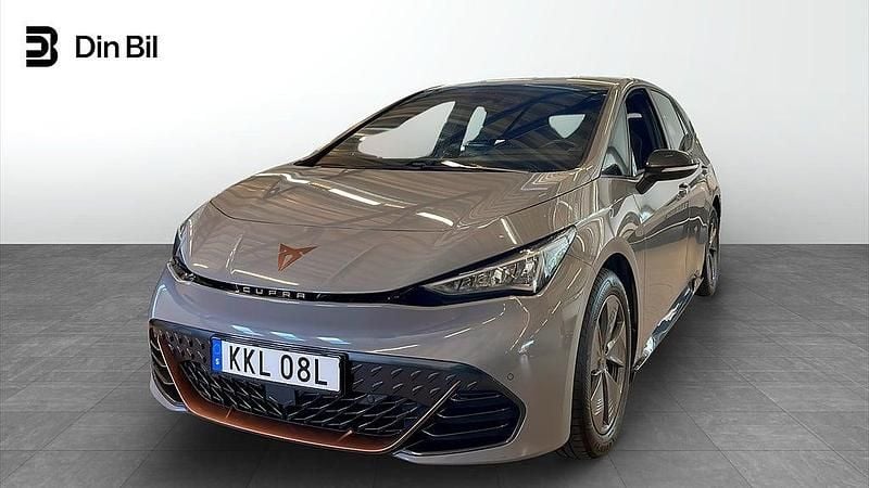Ljusgrå (vapor grey) Begagnad 2022 Cupra Born Halvkombi | 224 500 kr (Superpris) - Bild 1/4