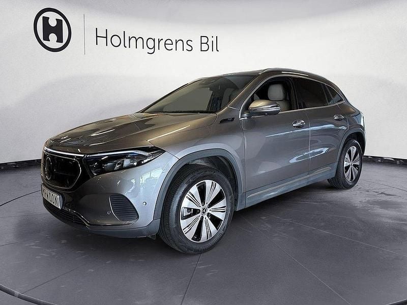 Mörkgrå Begagnad 2023 Mercedes EQA250 Premium Plus SUV | 389 800 kr - Bild 1/4