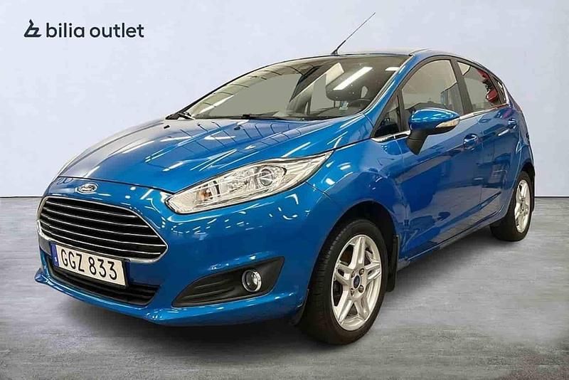 Begagnad Ford Fiesta 2015 Blå Halvkombi