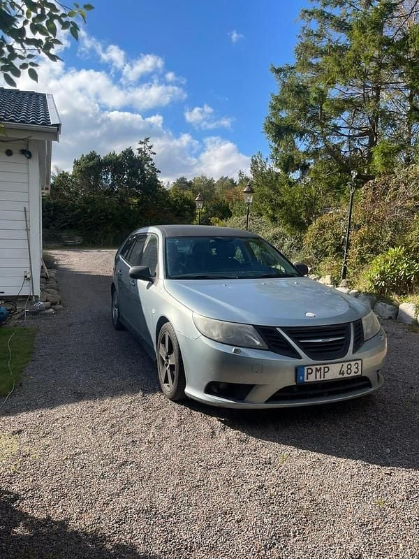 Begagnad 2010 Saab 9-3 Vector Kombi | 33 000 kr (Marknadspris) - Bild 1/4
