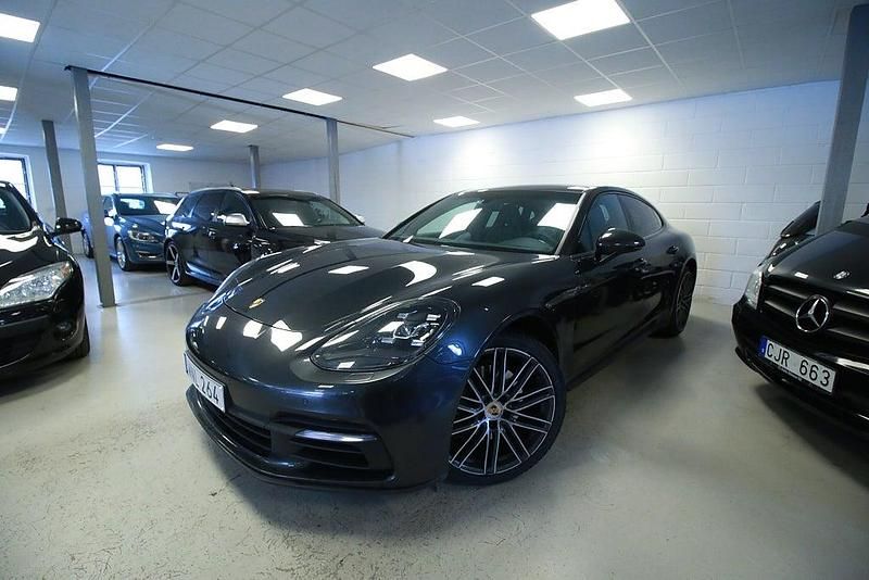 Begagnad Porsche Panamera Sport 422 HK (310 kW) 2017 Grå Halvkombi
