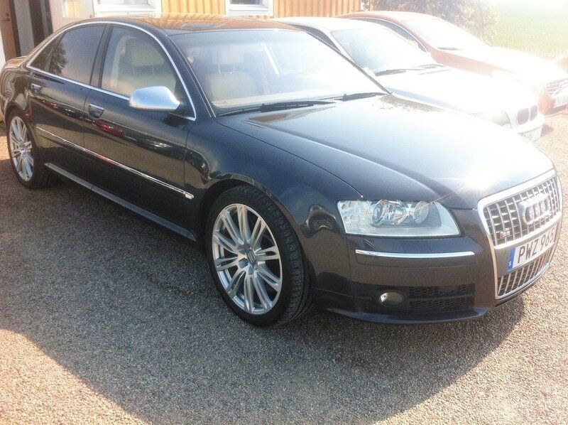 Svart Begagnad 2007 Audi S8 Sedan | 189 000 kr - Bild 1/4