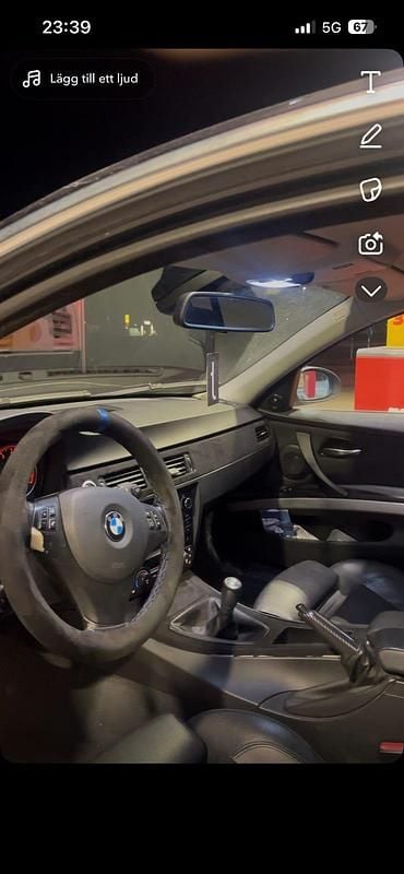 Begagnad BMW 330 258 HK (189 kW) 2006 Black sapphire metallic Sedan