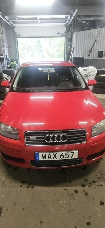 Röd Begagnad 2004 Audi A3 Attraction Halvkombi | 16 000 kr (Superpris) - Bild 1/3