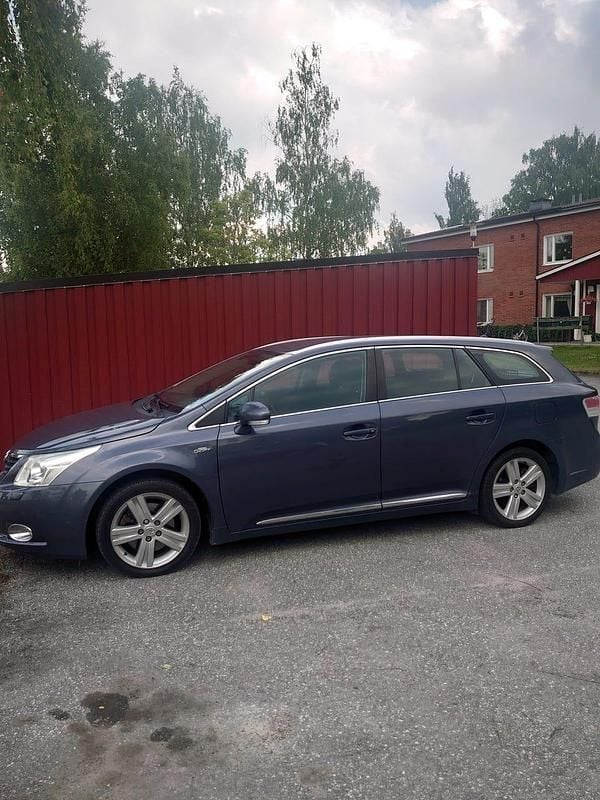 Begagnad 2009 Toyota Avensis Kombi | 40 000 kr (Bra pris) - Bild 1/1