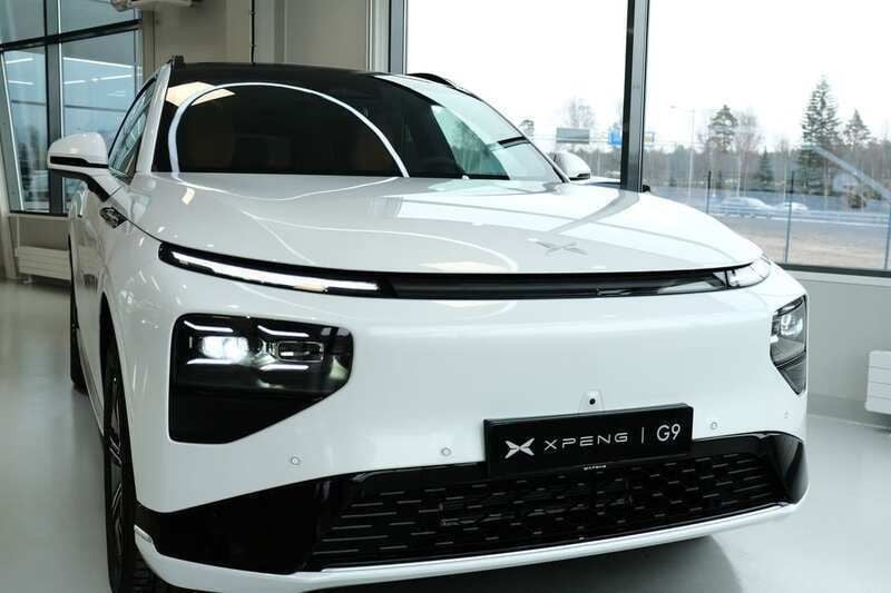 Vit Begagnad 2023 XPENG G9 SUV | 644 900 kr (Marknadspris) - Bild 1/3