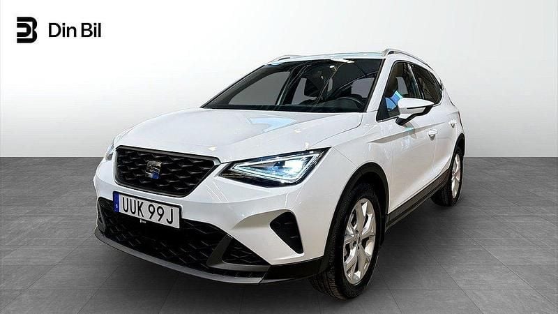 Vit Begagnad 2024 Seat Arona FR SUV | 219 900 kr (Marknadspris) - Bild 1/4