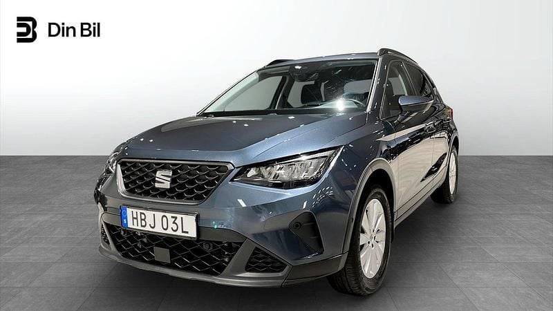 Grå Begagnad 2023 Seat Arona Style SUV | 189 900 kr (Marknadspris) - Bild 1/4