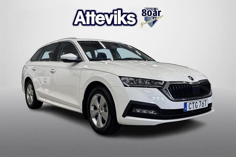 Vit Begagnad 2024 Skoda Octavia Ambition Kombi | 269 900 kr (Marknadspris) - Bild 1/4