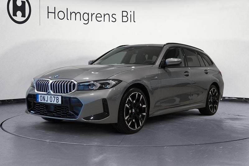 Begagnad BMW 330e M Sport 2026 Grå Kombi