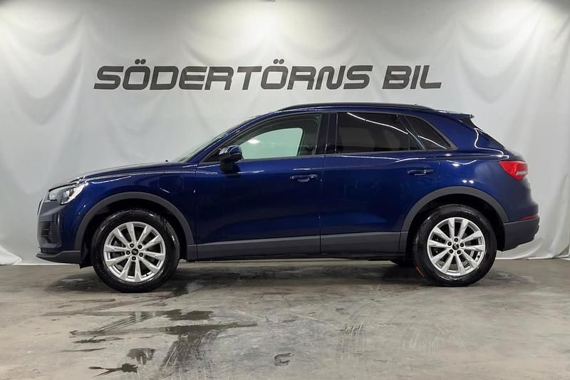 Begagnad Audi Q3 2022 Blå SUV