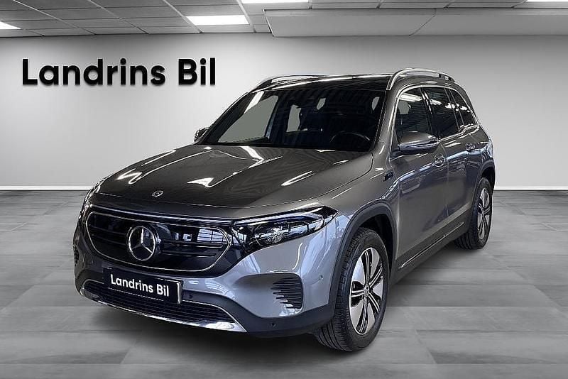 Mörkgrå (grå) Begagnad 2022 Mercedes EQB300 Progressive SUV | 379 000 kr (Marknadspris) - Bild 1/4