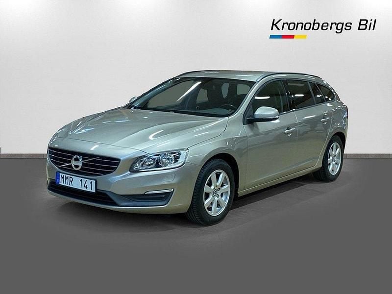 Brun Begagnad 2014 Volvo V60 Kinetic Kombi | 134 500 kr (Marknadspris) - Bild 1/4