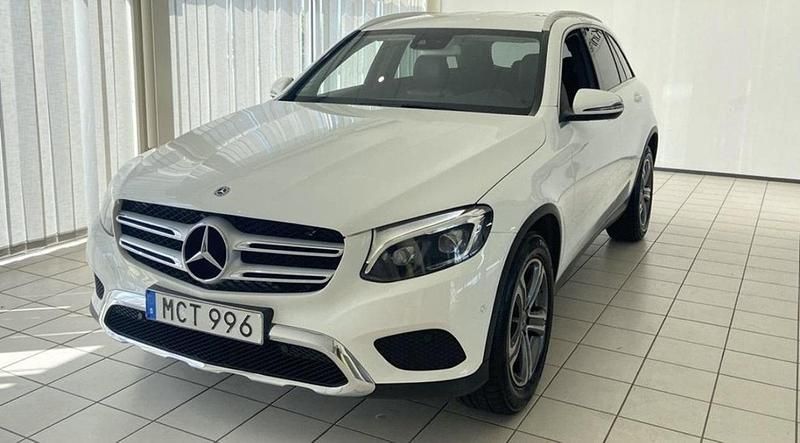 Vit Begagnad 2018 Mercedes GLC220 SUV | 239 000 kr (Marknadspris) - Bild 1/4
