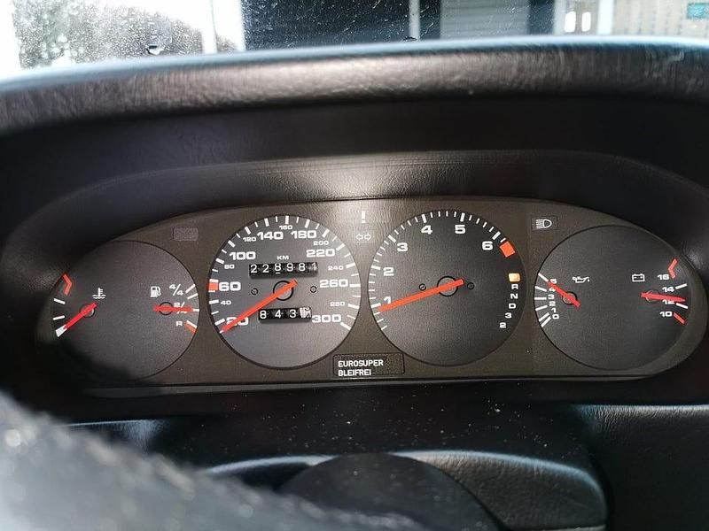 Begagnad Porsche 928 320 HK (235 kW) 1988 Sportkupé