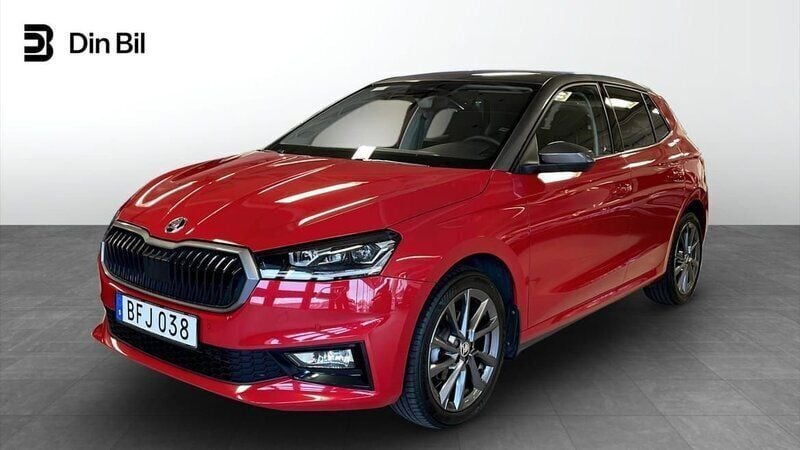 Röd Begagnad 2023 Skoda Fabia Style Halvkombi | 219 900 kr (Marknadspris) - Bild 1/4