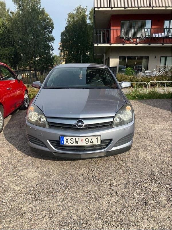 Grå Begagnad 2005 Opel Astra GTC Halvkombi | 26 900 kr - Bild 1/4