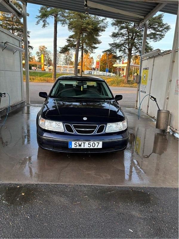 Blå Begagnad 2002 Saab 9-5 Sedan | 10 000 kr (Lite dyr) - Bild 1/4