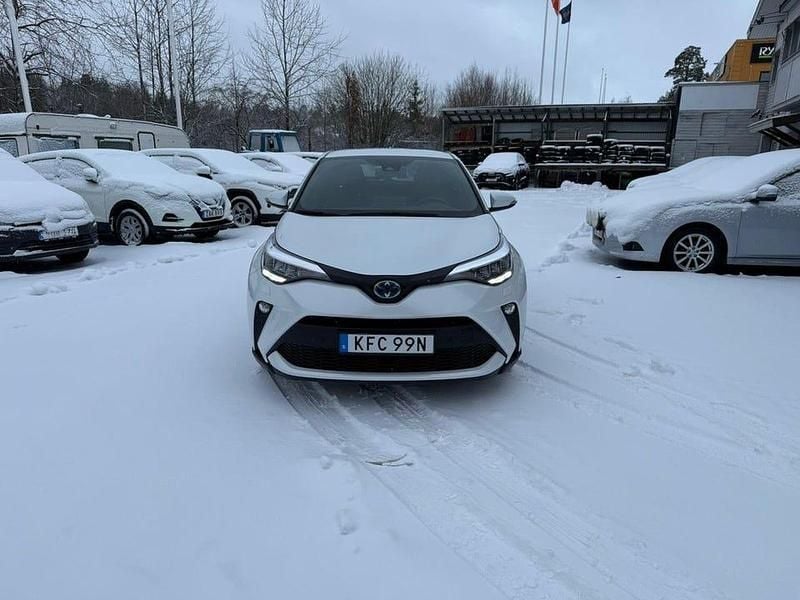 Vit Begagnad 2022 Toyota C-HR Edition SUV | 169 900 kr (Bra pris) - Bild 1/4