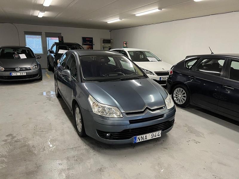 Mörkgrå Begagnad 2007 Citroën C4 Halvkombi | 29 900 kr (Marknadspris) - Bild 1/4