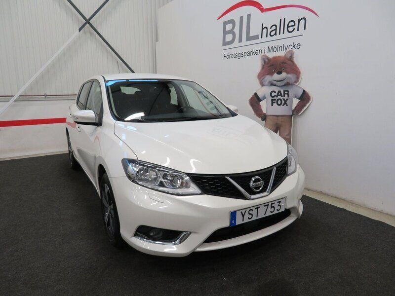 Vit Begagnad 2016 Nissan Pulsar Halvkombi | 119 000 kr (Lite dyr) - Bild 1/4