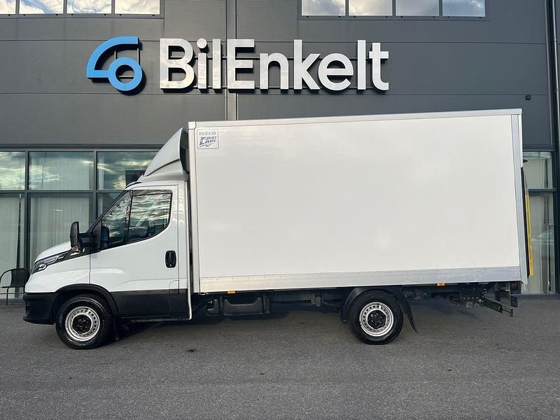 Vit Begagnad 2022 Iveco Daily Van | 449 900 kr (Marknadspris) - Bild 1/4
