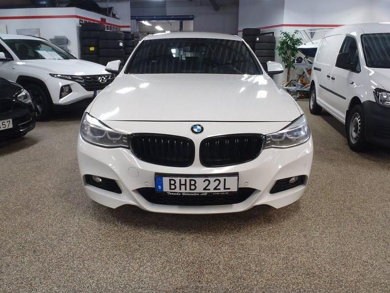 Begagnad BMW 320 Gran Turismo M Sport 184 HK (135 kW) 2014 Vit Kombi