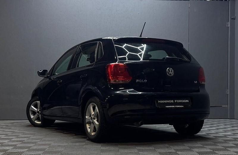 Begagnad VW Polo 86 HK (63 kW) 2013 Svart Halvkombi