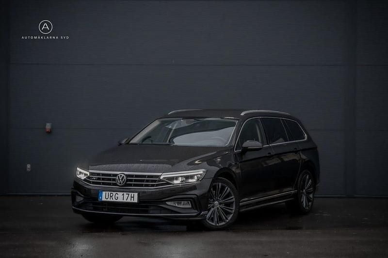 Grå Begagnad 2020 VW Passat GT Kombi | 229 900 kr (Marknadspris) - Bild 1/4