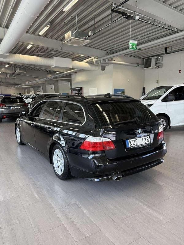 Svart Begagnad 2010 BMW 520 Kombi | 60 000 kr (Bra pris) - Bild 1/4