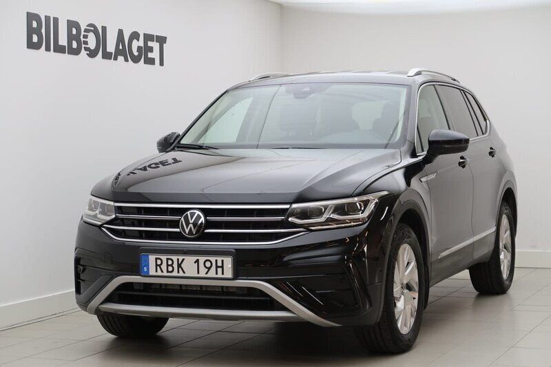 Svart Begagnad 2024 VW Tiguan Allspace SUV | 439 800 kr (Marknadspris) - Bild 1/4